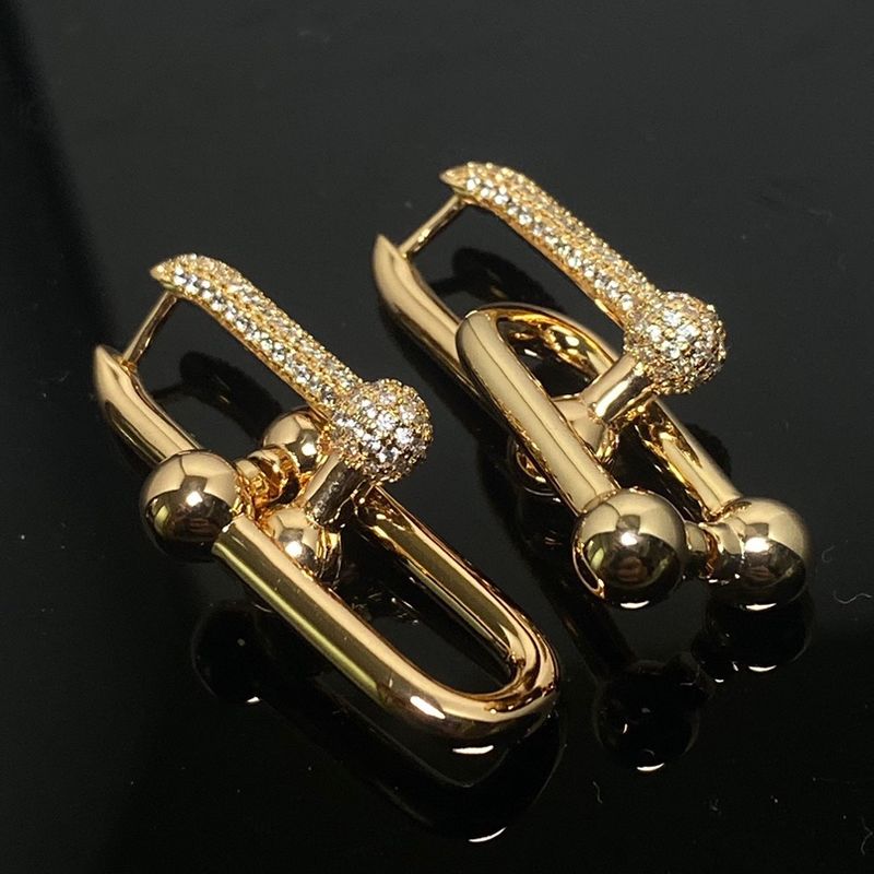 Orecchini con fibbia a ferro di cavallo con diamante a forma di U a doppio anello con rete di design rosso di nicchia avanzata_voghion.com