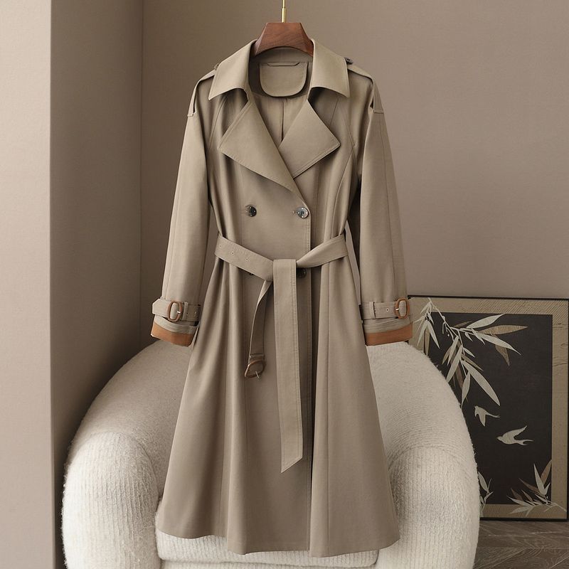 Elegante trench lungo in stile britannico per donna - Vestibilità slim, doppiopetto, lunghezza media con cintura in vita (nero, cachi)_voghion.com