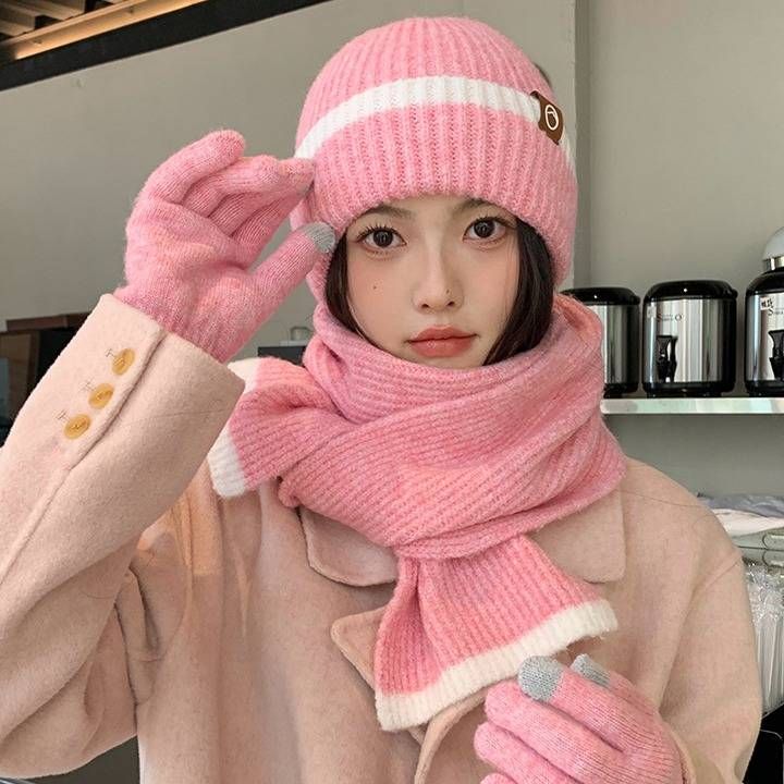 Set invernale da donna con cappello, sciarpa e guanti lavorati a maglia - Trio di guanti scaldacollo e foderati in morbido e caldo pile, eleganti accessori per il freddo_voghion.com