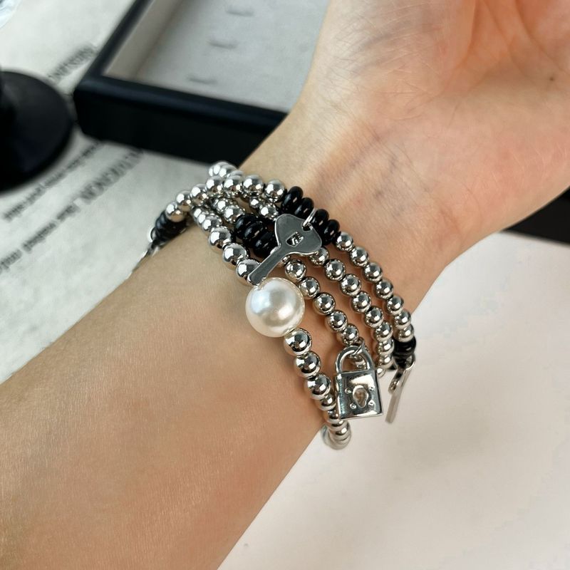 Gothic Punk Style Multi-layered Key Pearl Bracelet For Women With A Niche Design, High- And Versatile Hand Jewelry_voghion.com