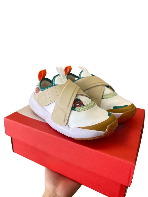 26ss UFO Little 2 Children's Sports Shoes Comfortable Durable Magic Tape Design Easy To Wear And Take Off_voghion.com