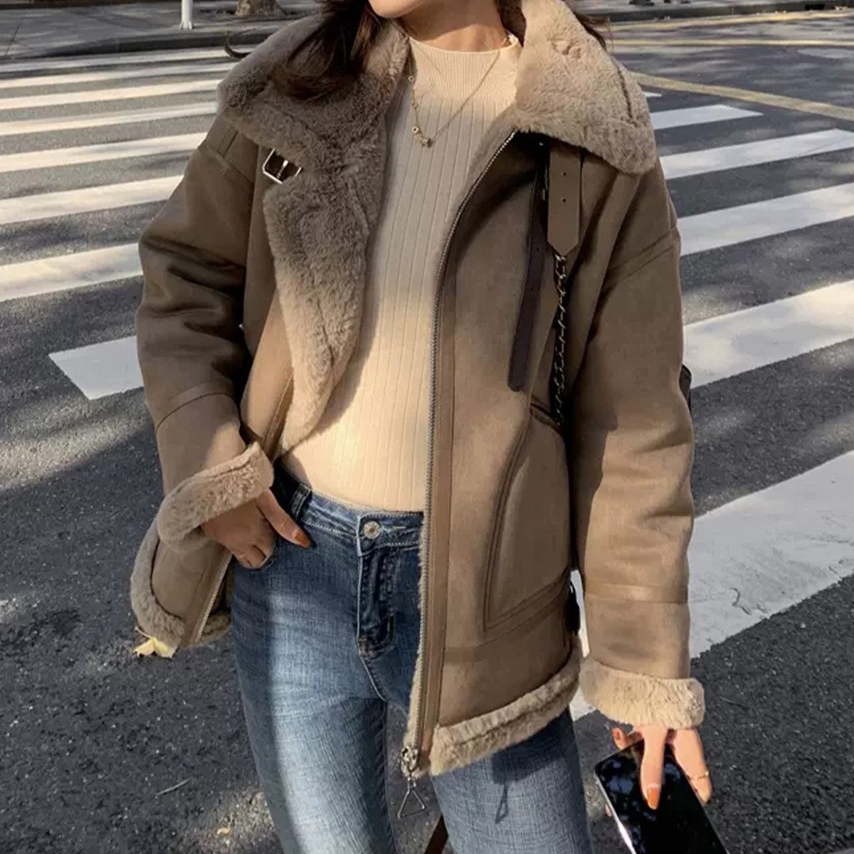 Thickened Velvet 2022 Autumn/Winter New Fashion Korean College Style Warm Thick Top Coat for Women_voghion.com