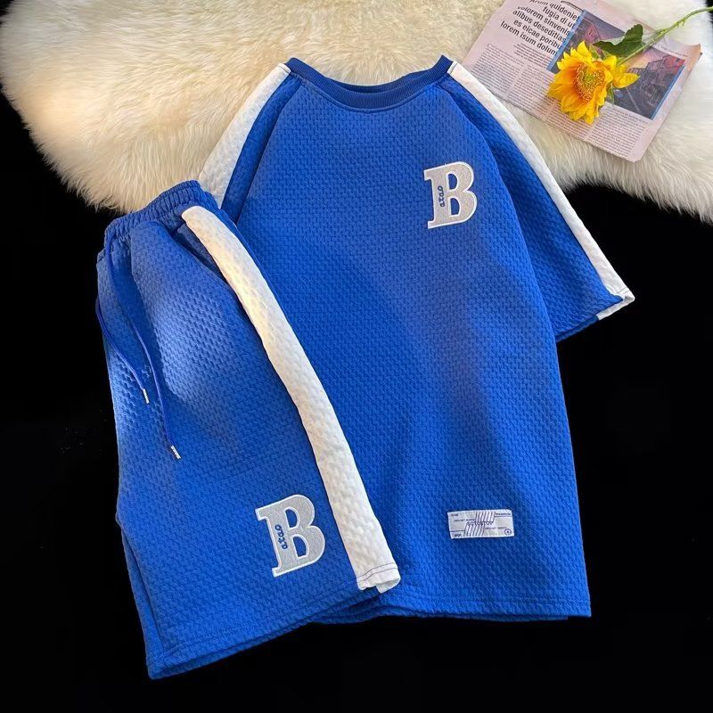 Traje deportivo informal de verano para hombre, con estampado de gofres y colores a juego, para estudiantes, con camisetas holgadas de manga corta y pantalones cortos, traje de dos piezas_voghion.com