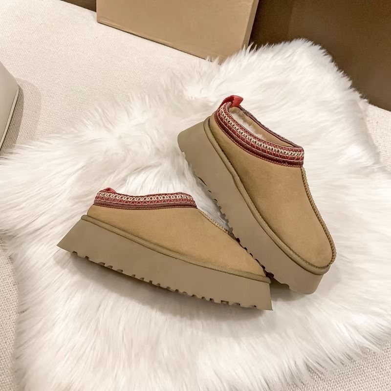 Snow boots for women, slip-on furry shoes, autumn and winter outer wear, thick-soled toe-cap cotton slippers, trendy_voghion.com