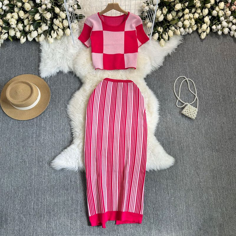 Damenbekleidung Mode Farblich passender Anzug Damen Pure Desire Sexy Kurzes Oberteil mit Rundhalsausschnitt Enger Hüftrock Strickanzug_voghion.com