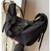2024 New Canvas Women's Commuter Handbag Large Capacity Shoulder Fall and Winter Underarm Bag_voghion.com