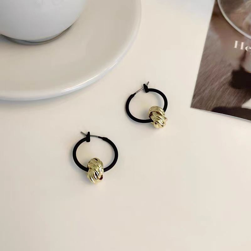 Orecchini con nodo in oro dal design retrò, semplici e di alta qualità, orecchini con cerchio nero, orecchini con temperamento da celebrità_voghion.com