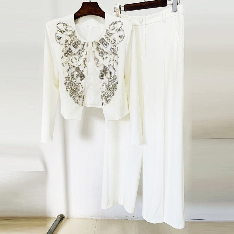 Conjunto de jaqueta curta e calça larga com detalhes de strass - Conjunto moderno de duas peças para mulheres_voghion.com