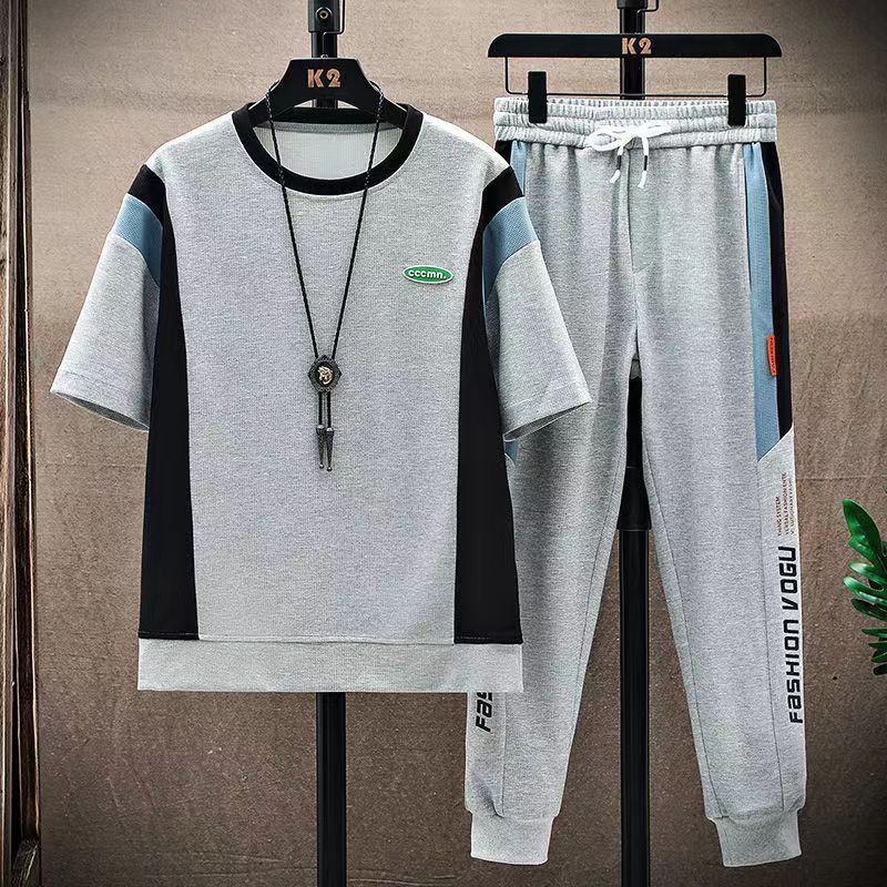 Herrenbekleidung Sommersportanzug für Herren, lässiger, kurzärmliger Zweiteiler mit verkürzter Hose für Mittelschüler, komplettes Herrenbekleidungsset_voghion.com