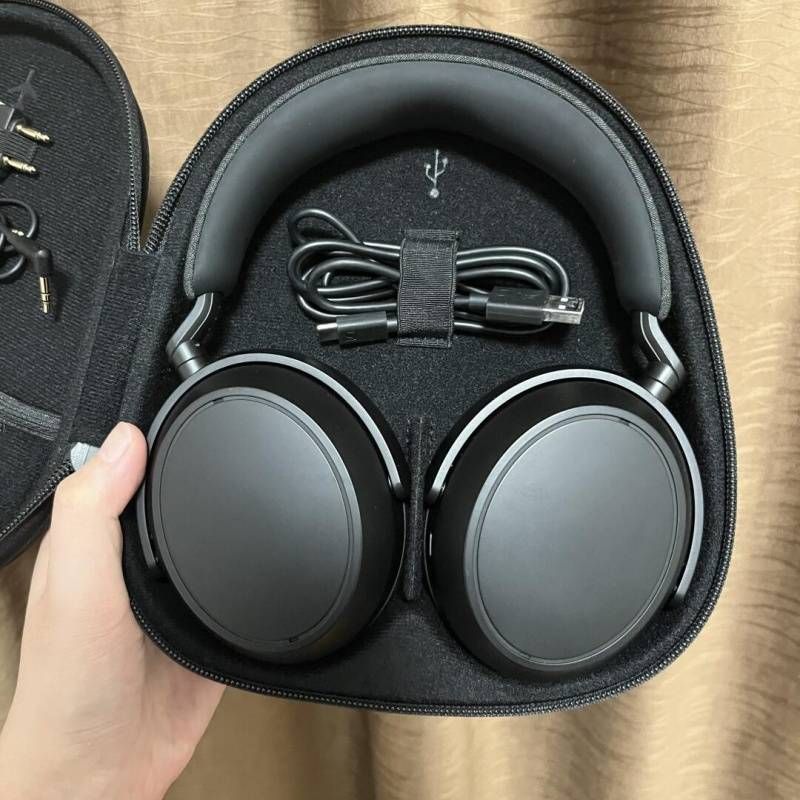 Kabellose ANC-Kopfhörer – Bluetooth 5.3 Over-Ear-Headset mit aktiver Geräuschunterdrückung (Schwarz/Weiß) – Hi-Fi-Sound und 8 Stunden Wiedergabezeit für Reisen/Arbeit_voghion.com