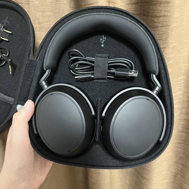Kabellose ANC-Kopfhörer – Bluetooth 5.3 Over-Ear-Headset mit aktiver Geräuschunterdrückung (Schwarz/Weiß) – Hi-Fi-Sound und 8 Stunden Wiedergabezeit für Reisen/Arbeit_voghion.com