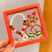 Set di gioielli natalizi per bambini, set di braccialetti e anelli con perline festive con ciondoli a forma di Babbo Natale, pupazzo di neve e albero in scatole regalo rosse, regalo per le feste e bomboniere Je_voghion.com