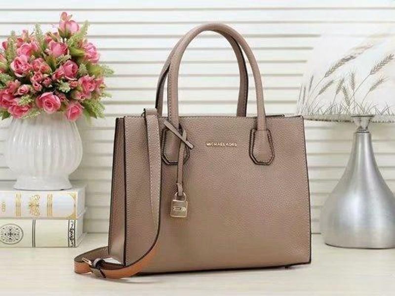 2023 New Trend Women's Handbag Lock Bag Daily Commute Shoulder Bag Oblique Span Bag_voghion.com