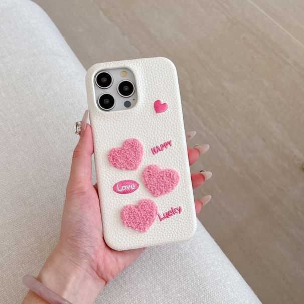 Ricamo in pelle Cuore d'amore tridimensionale Adatto per iPhone16promax Custodia per cellulare Mezza confezione 14 Autunno e inverno_voghion.com