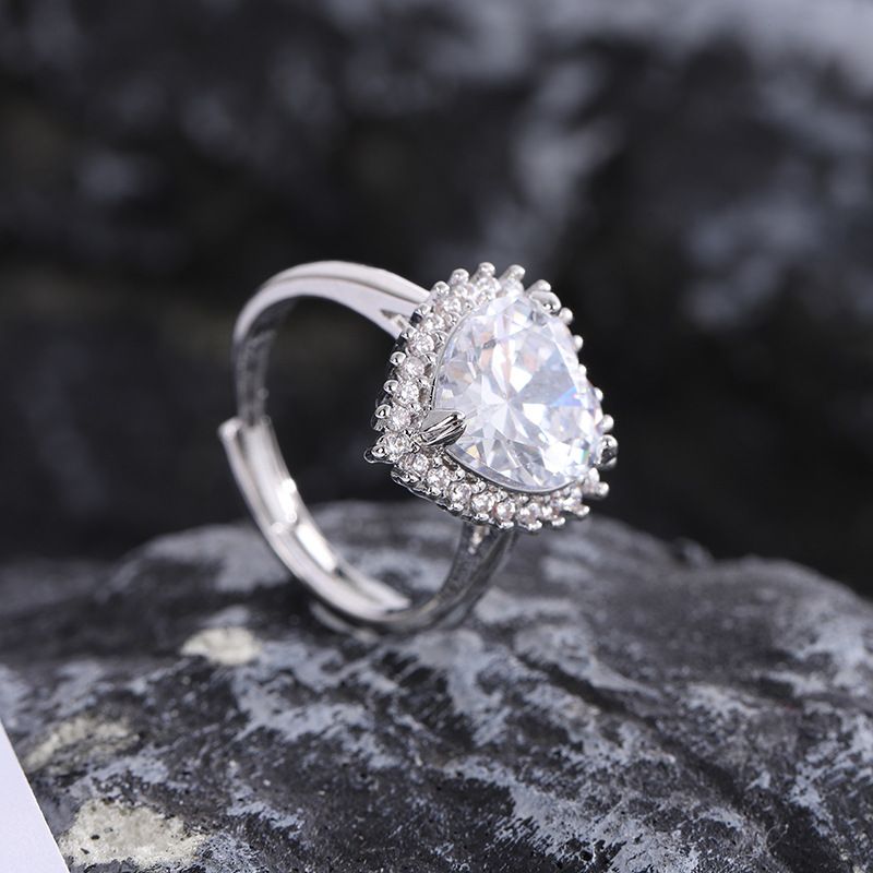 New heart-shaped inlaid diamond with sweet simulated love, cool and adjustable opening for proposal ring_voghion.com