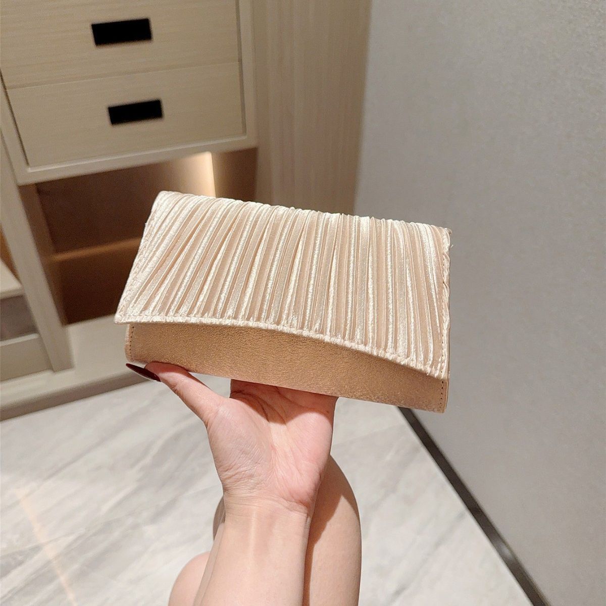 Borsa a tracolla con catena, alla moda, versatile, da sera, per banchetti nuziali, coordinata con abito da sera_voghion.com