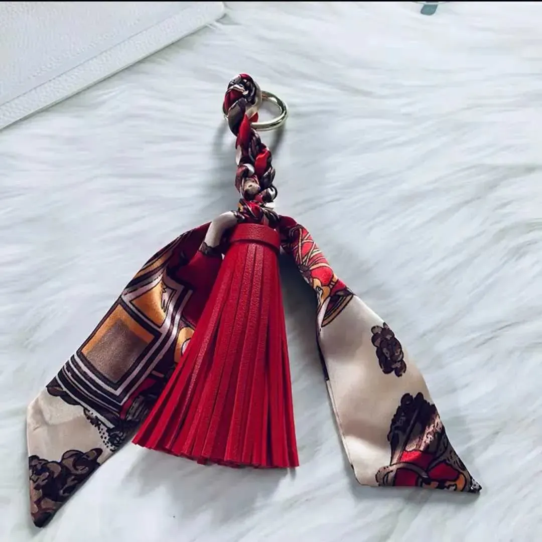 stile decorazione in seta morbida pelle PU portachiavi auto accessori alla moda gioielli da donna ciondolo Y241121_voghion.com