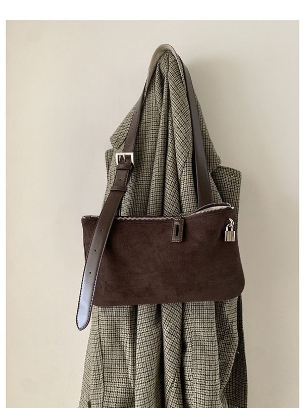 Versione coreana delle nuove borse a tracolla in pelle scamosciata da donna, autunno e inverno 2025_voghion.com