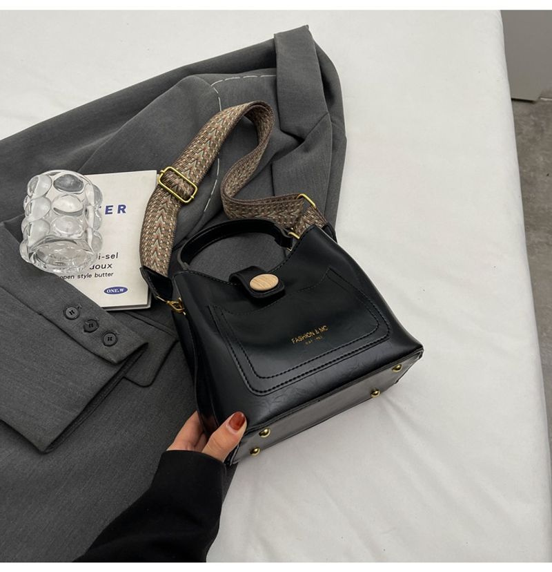 Trendy Handbags 2023 New Fashionable Handheld Shoulder For Women Crossbody Versatile Bucket Bags_voghion.com