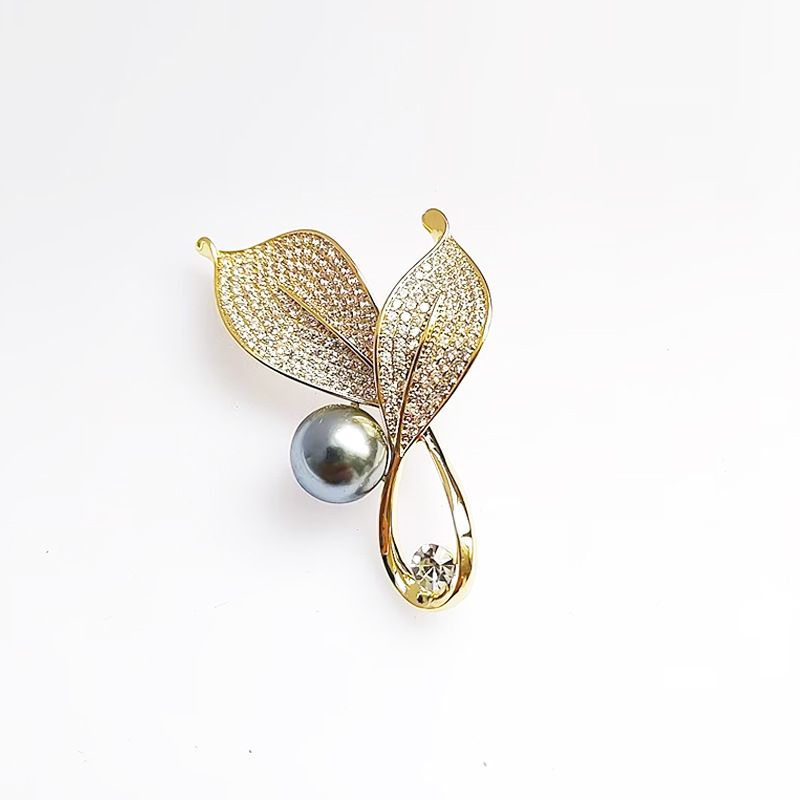 New Rosemary Brooch Women Pearl high-grade delicate corsage anti-slip suit small fragrance pin accessories_voghion.com