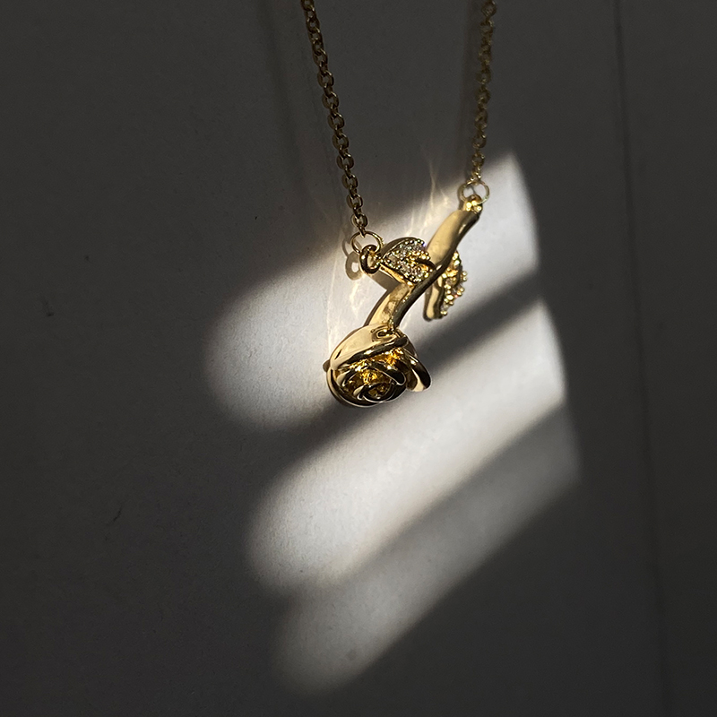 Enchanting Rose Pendant Necklaces With Sparkling Diamond - Studded Leaves, Available In Gold And Silver For Timeless Elegance_voghion.com