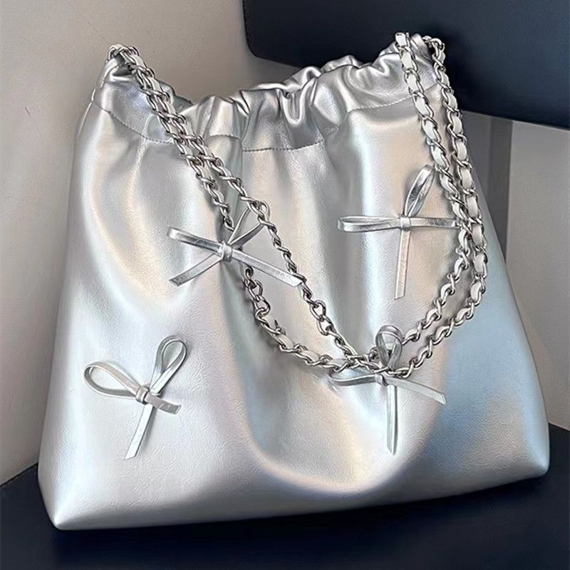 Borsa a tracolla grande capacità con catena in argento con texture 2025, moda, casual, adatta per pendolari di tutti i giorni_voghion.com