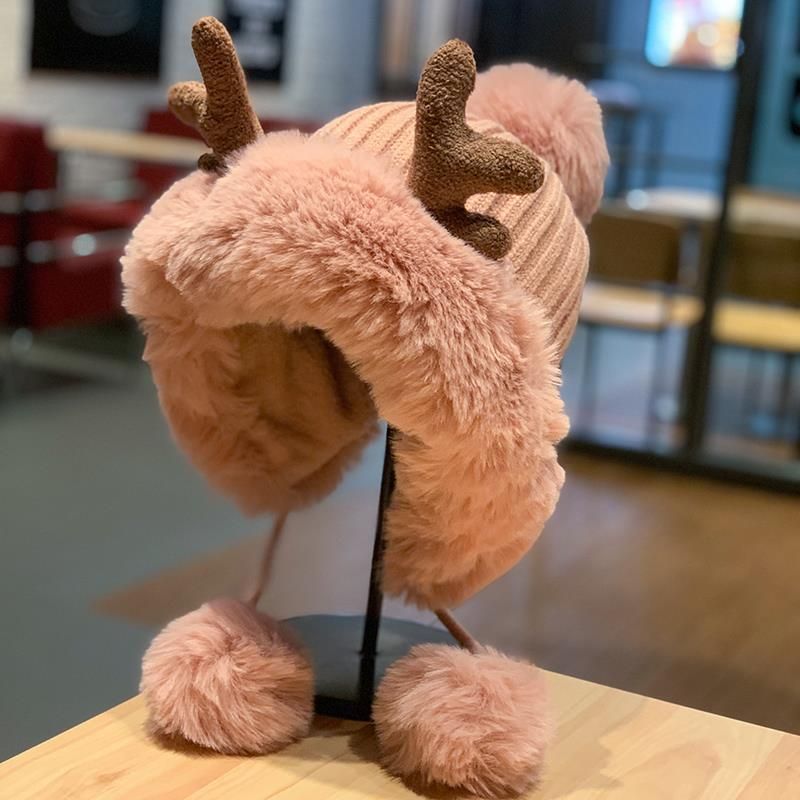 Winter plush hat, Christmas deer style, comfortable and practical, beautiful and has a festive atmosphere. Wishing you a Merry Christmas_voghion.com