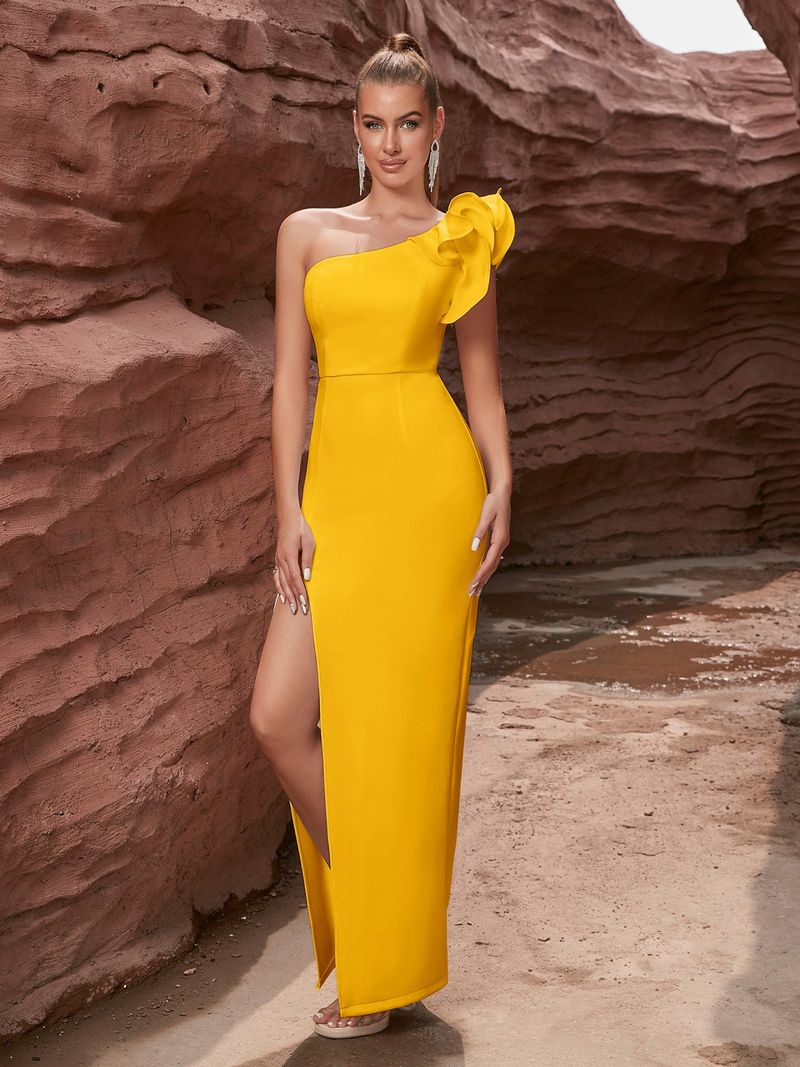 Damenbekleidung Neues leichtes Luxus-Rüschen-One-Shoulder-Design Abendkleid Schlitz Schlankes Sexy Kleid_voghion.com