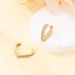 Orecchini da donna in argento placcato rame con zirconi a forma di cuore intarsiati in oro K_voghion.com