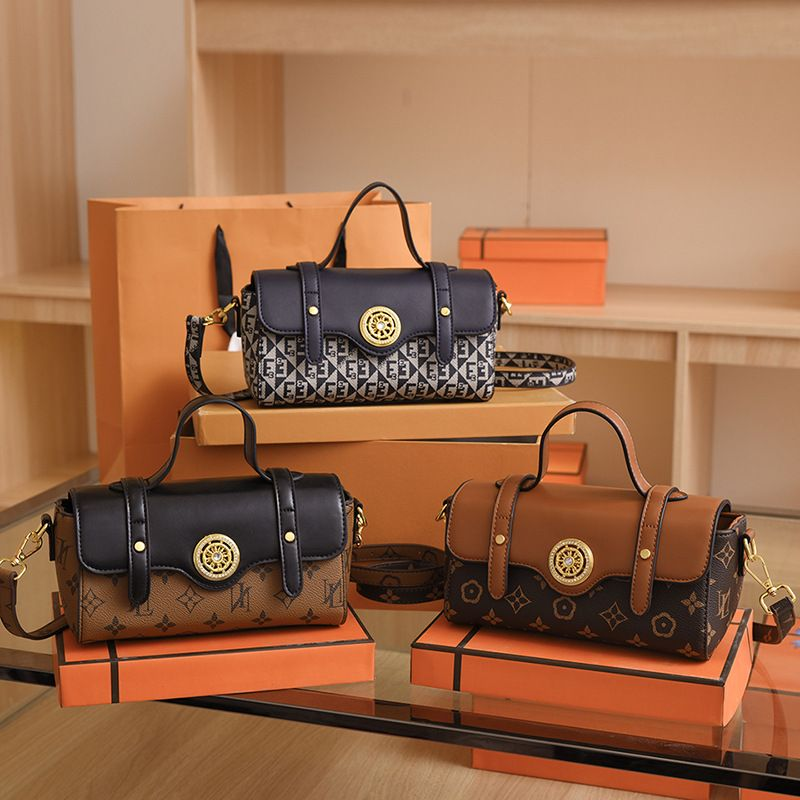 2023 neue Mode Vielseitig Licht Luxus Kleine Schaffell Eine Schulter Schräge Straddle frauen Hohe Qualität Tragbare_voghion.com