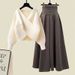 Winter-Outfit-Set für Damen in Übergröße – Schlankmachender Strickpullover mit überkreuzter Vorderseite und Midirock, gemütlicher und stylischer Zweiteiler_voghion.com