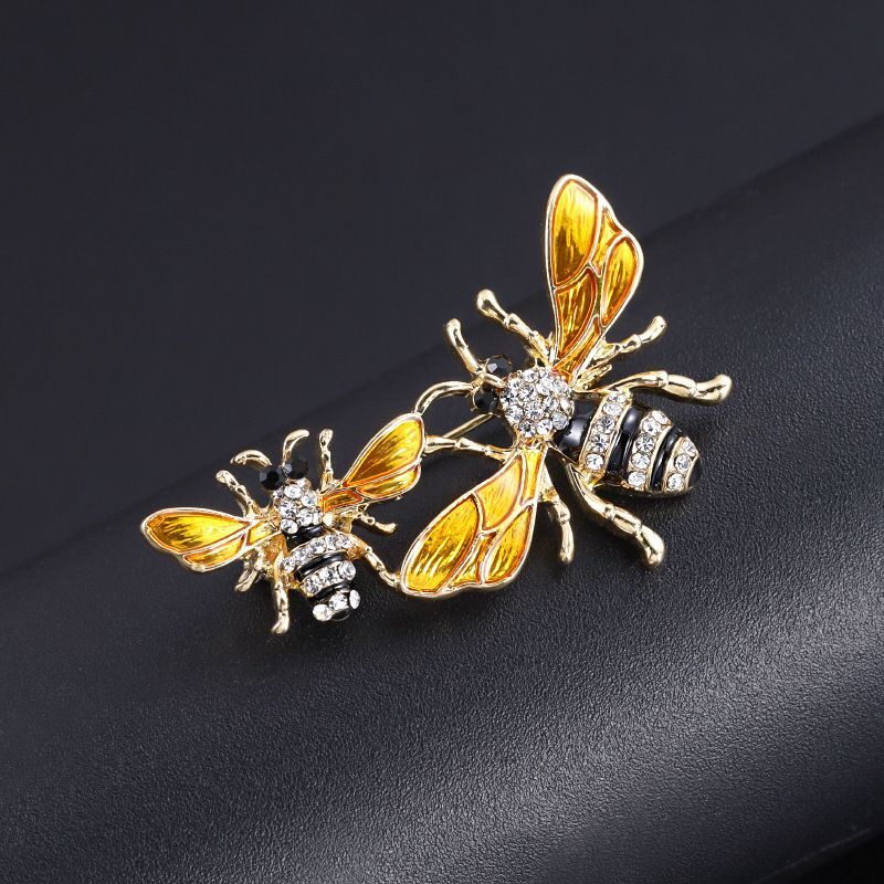Neue leichte Luxus-Biene, ein einfaches Temperament, Insektenbrosche mit modischer und süßer kleiner Nadel, blendfreie Kragennadel_voghion.com