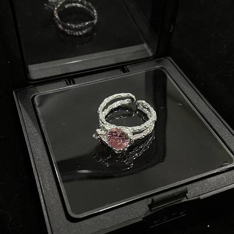Girl Zircon Temperament Weiblech Pink Ring Niche Design High End Séiss Cool Wind Lava Irregulär Love Set_voghion.com