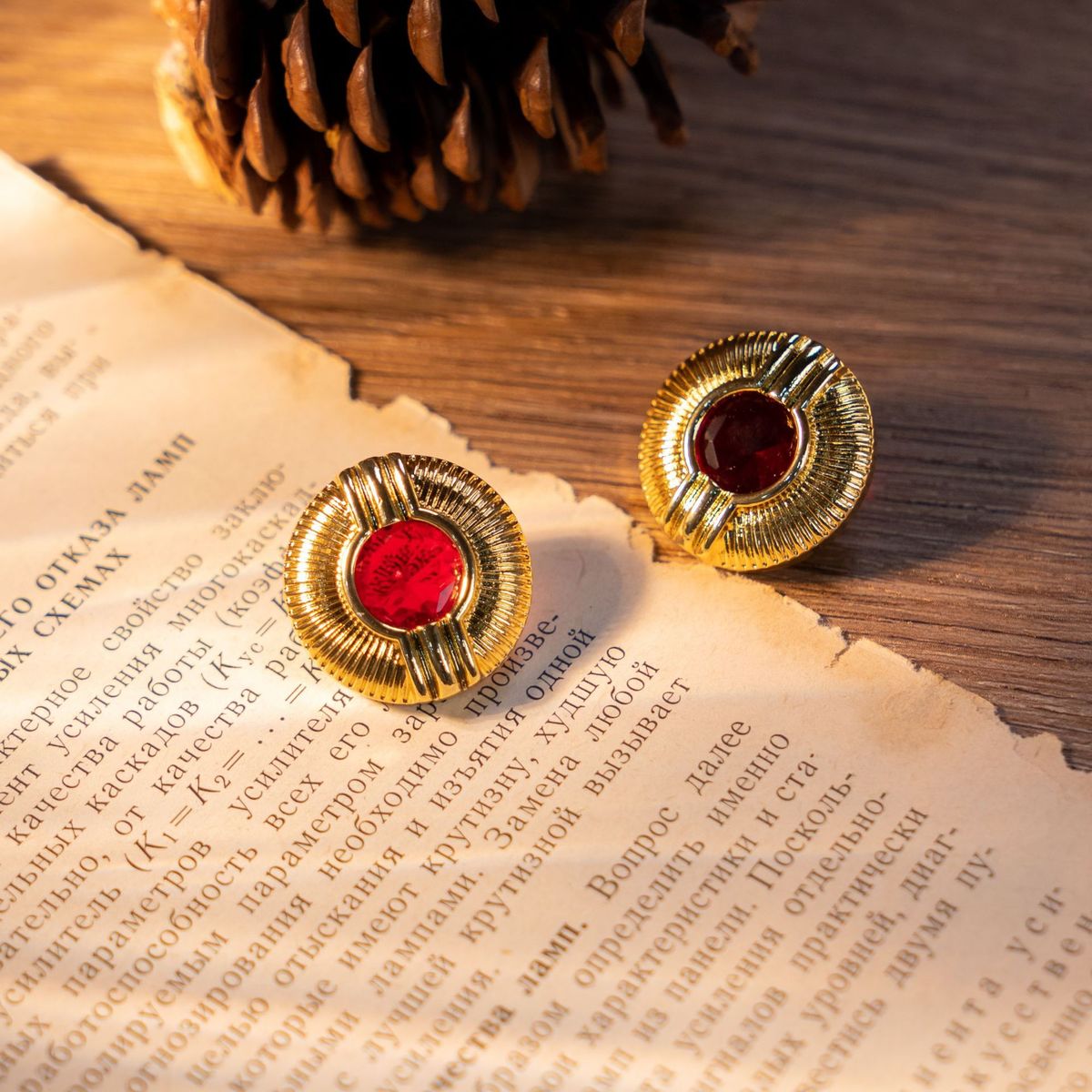 Set di collane francesi di alta qualità placcate in oro e rame rubino JBK, gioielli vintage occidentali antichi_voghion.com