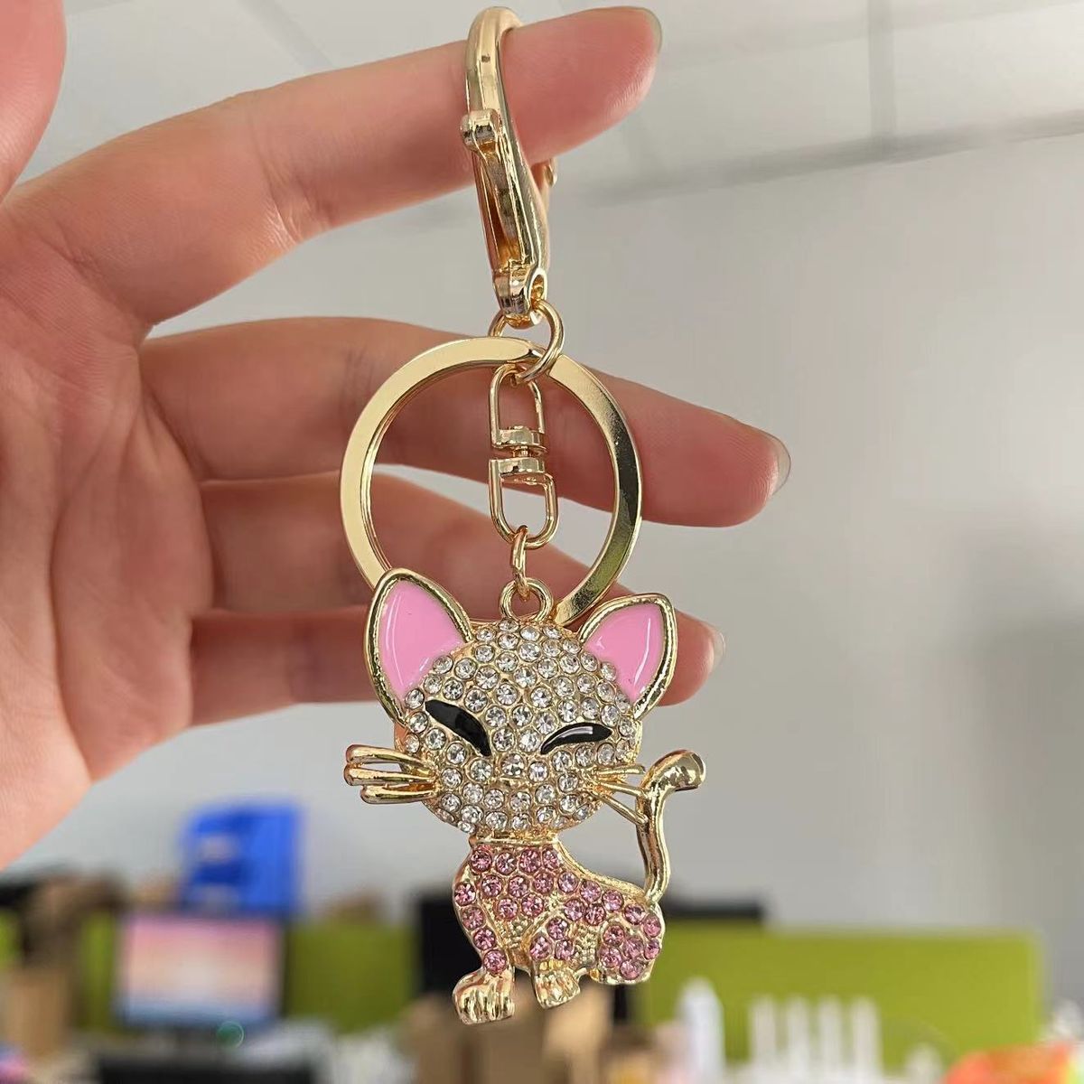 Portachiavi creativo con ciondolo per borsa in metallo con gatto tempestato di diamanti, piccolo regalo_voghion.com