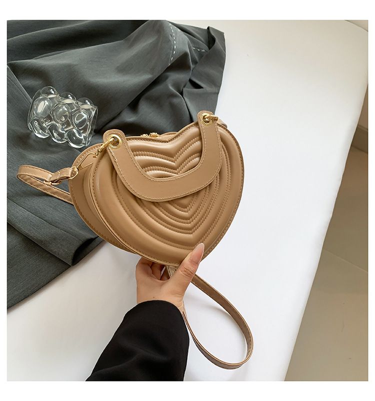 Verižna osebnostna vdolbina diagonalna elegantna poletna nova preprosta modna vezena torbica v obliki srca za ženske_voghion.com