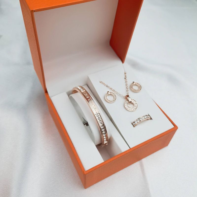 Luxury Ladies Luxury Jewelry Set Top Designer Custom Fashion Jewelry Set_voghion.com