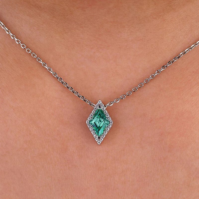 Cao Shi Elegant Simple Necklace Quadrilateral High-end Luxurious Pendant Diamond Texture Banquet Sweater Chain_voghion.com