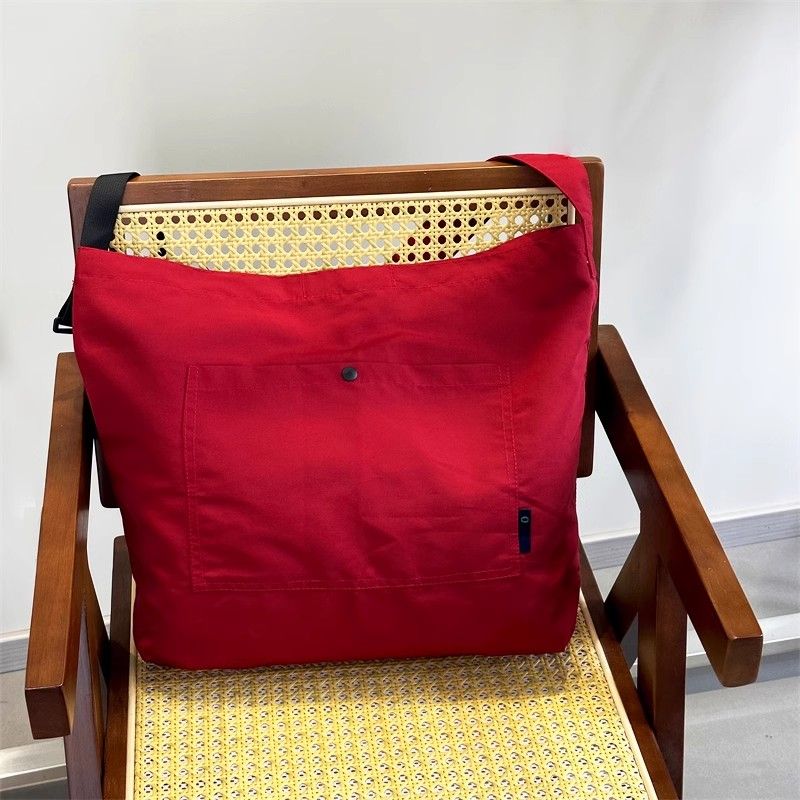 Mountain Outdoor Men's And Women's Neutral Good-looking Retro Easy Matching Shoulder Messenger Waterproof Sports Bag_voghion.com