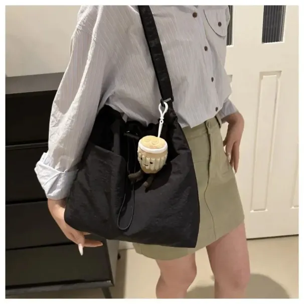 2024 Mode Kordelzug Umhängetasche Reise und Freizeit Nylon Handtasche große Kapazität wasserdicht horizontalen Eimer für_voghion.com