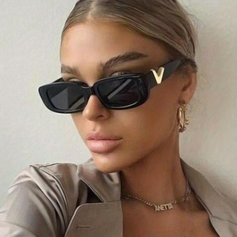 Square Sunglasses for Women Men, Vintage Wrap Around Glasses with Metal Hinge and Small Frame_voghion.com