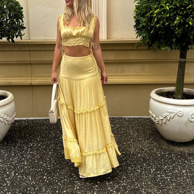 Damenbekleidung im Küstenurlaubsstil mit langem Rockanzug. Modischer und eleganter Hosenträgerrock mit Schnürung, zweiteiliger Anzug im neuen Stil_voghion.com