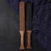 LuvBox Toys - Frusta sessuale in pelle con manico in legno per addestramento femminile alternativo_voghion.com