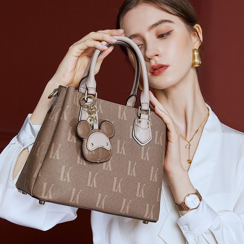 Hong Kong 2024 Women's Network Red New Fashion One Shoulder Crossbody Genuine Leather Large Capacity Bucket Bag Handbag_voghion.com