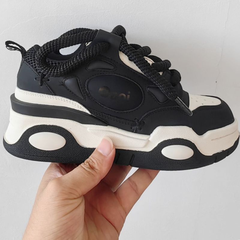 China-Chic High Profile Dickbesohlte Plüsch-Sneaker 2025 Neue vielseitige Liebhaber Farblich passende Papa-Schuhe Casual Damen_voghion.com