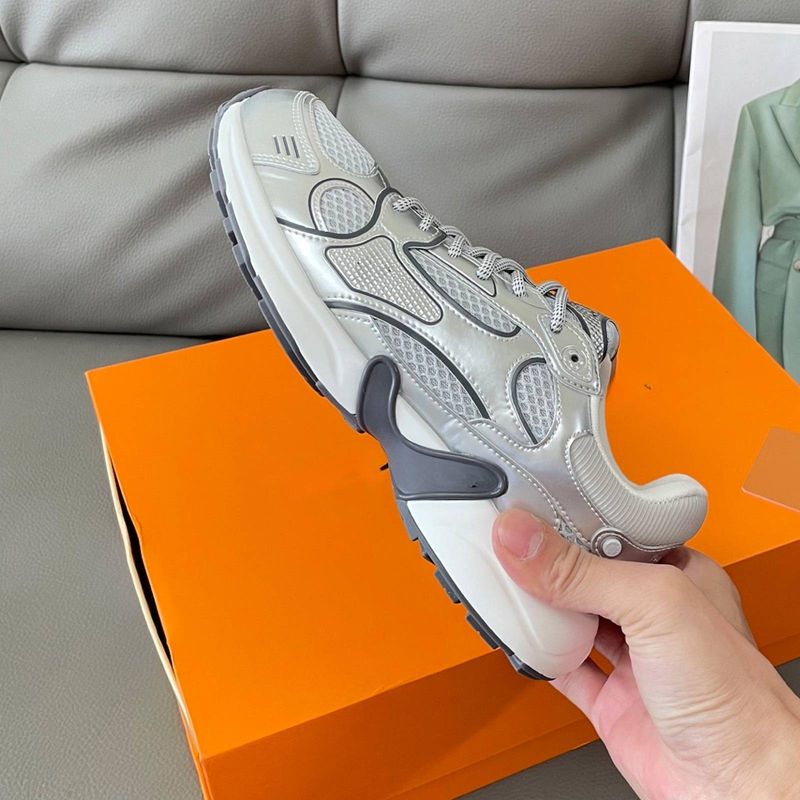 2025 High Quality New Design Retro Versatile Women's Sneakers Fashion Casual Trainers_voghion.com