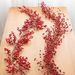 Ghirlanda natalizia artificiale di bacche rosse NUCHI con pigne, festosi rami di frutta finta per decorazioni natalizie, decorazioni per la casa e per le vetrine_voghion.com