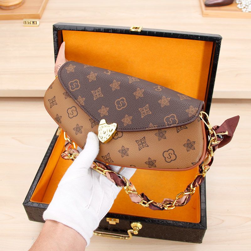 Diagonal Straddle Women's 2024 Double Layer Small Crowd New Moon Fashion Shoulder Genuine Leather Aging Scarf Chain Bag_voghion.com