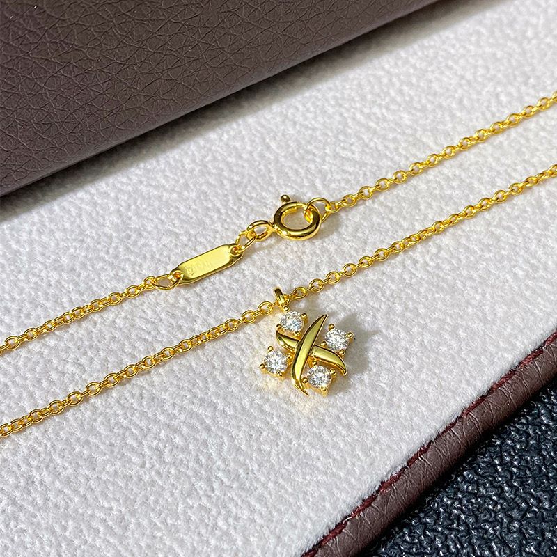 Designer kruis X type V gouden diamanten ketting vrouwelijk licht luxe Koreaanse versie eenvoudig kleine diamant vierklauw diamant_voghion.com
