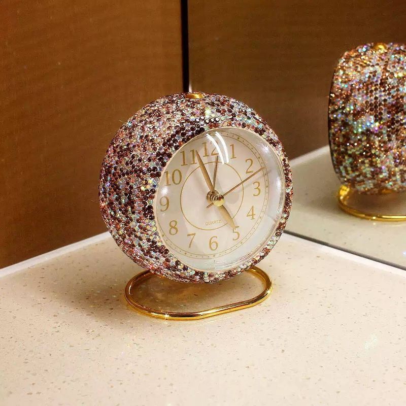 Sveglia silenziosa di lusso leggera per studenti, dispositivo di sveglia Orologio da tavolo con diamanti incrostati di senso avanzato, set da camera da letto di alto livello_voghion.com